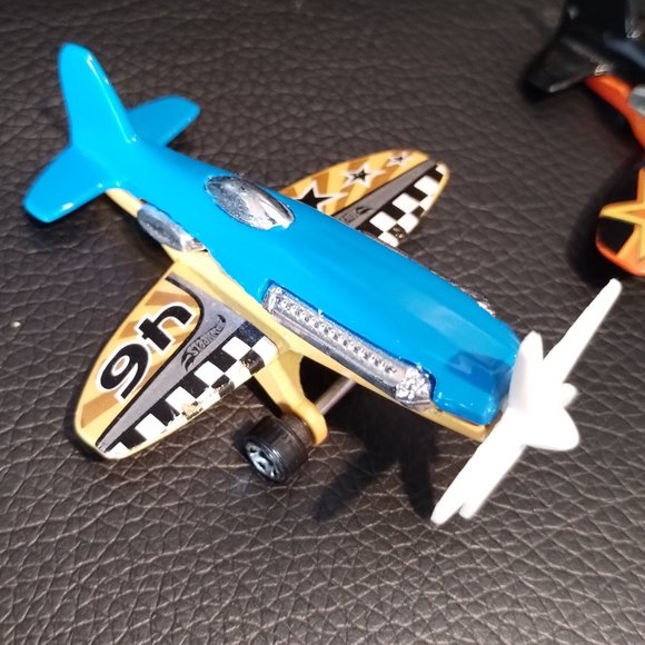 Hot Wheels Mad Propz Blue & Orange Airplane - Picture 2 of 5